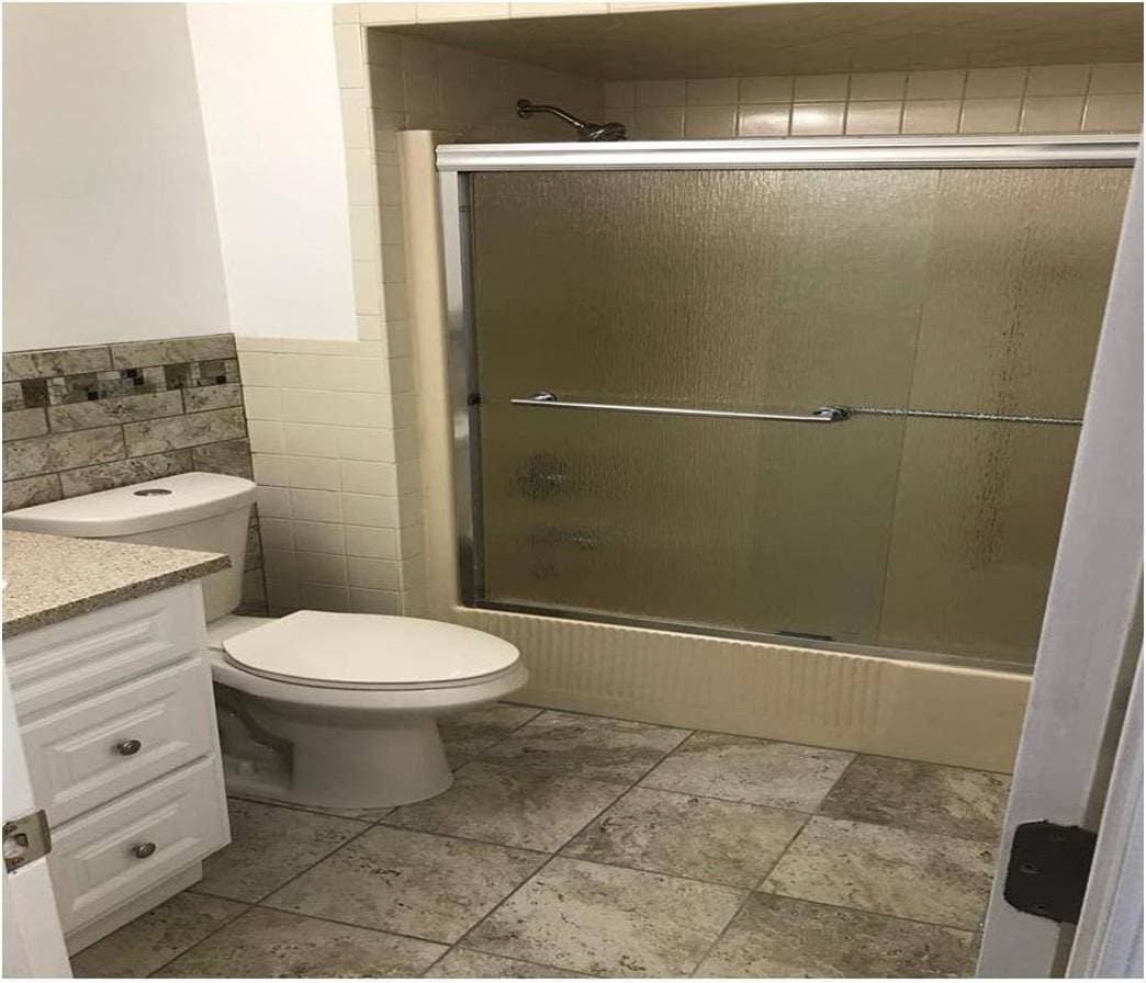 Building Photo - 18 John St