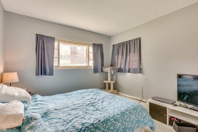 Building Photo - 9410 Lawrence Ct