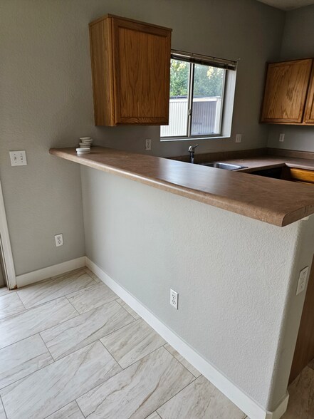 Building Photo - 2714 E Indian Wells Pl
