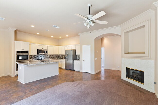 Building Photo - 74912 Saguaro Ln
