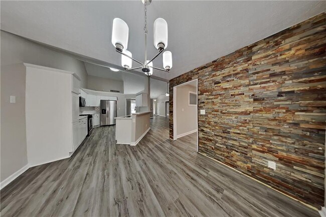 Building Photo - 5415 Windcrest Ln