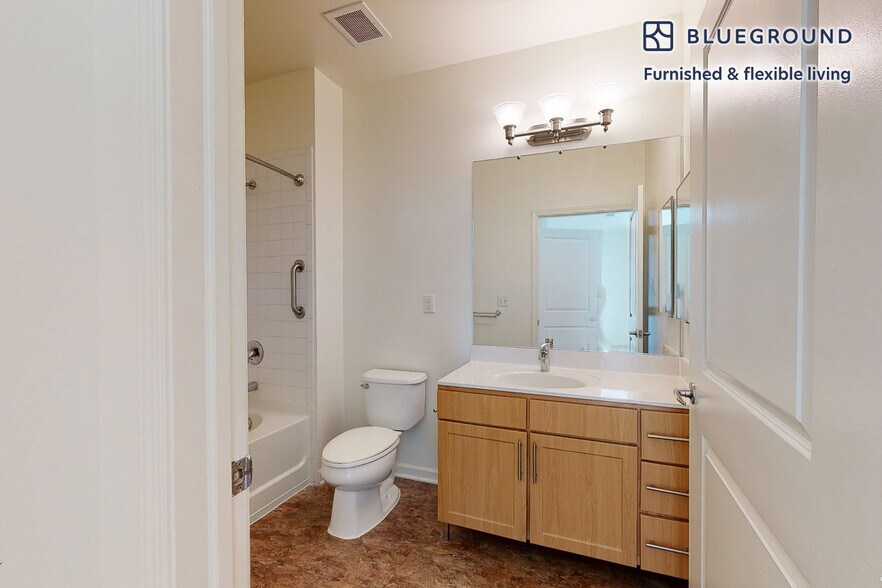 Building Photo - 80 N Central Ave