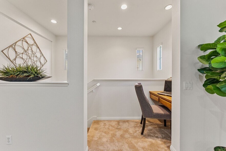 Building Photo - 259 Dewdrop