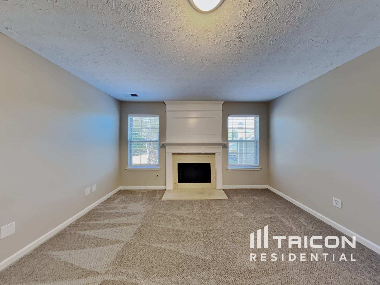Building Photo - 203 Woodcreek Way