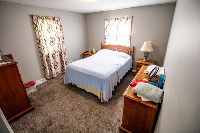 Building Photo - 3 bedroom, 1 bath home in Waterloo