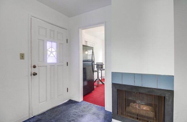Building Photo - Cozy Home Between Mission Beach and Missio...