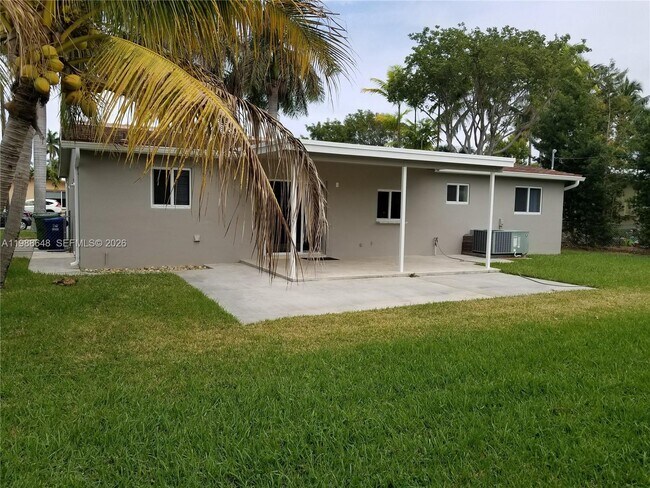 Building Photo - 1016 NE 5th St