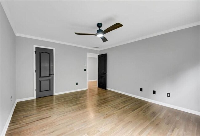 Building Photo - 3355 E Gate Dr