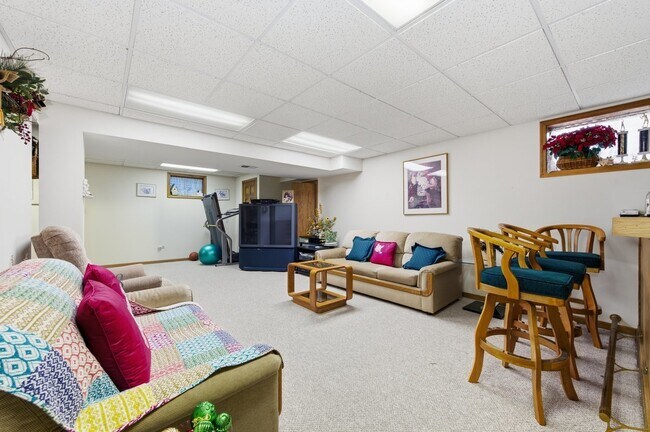 Building Photo - 912 Stonebridge Way