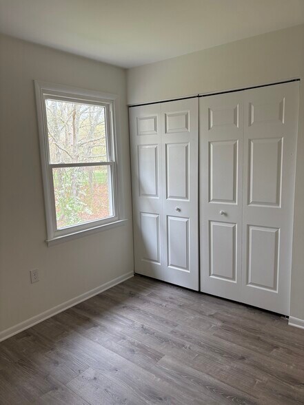 Building Photo - 60 Tavistock Dr