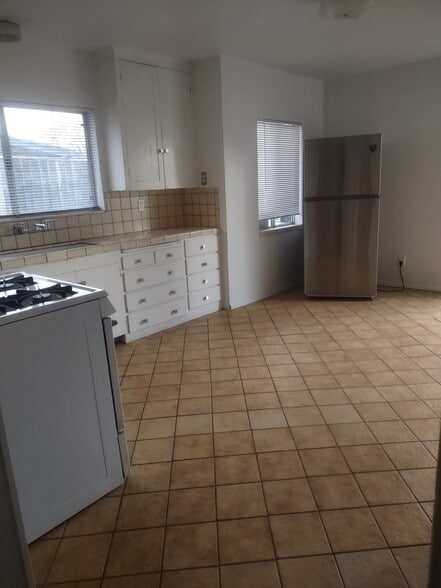 Building Photo - 265 S 21st St