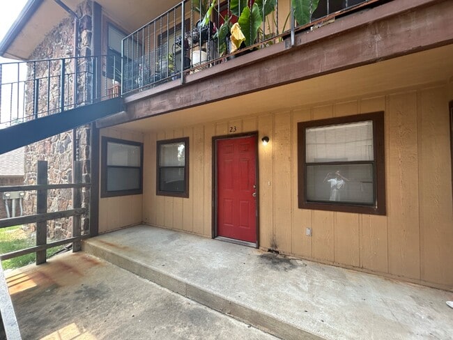 Primary Photo - 723 N Vinita Ave