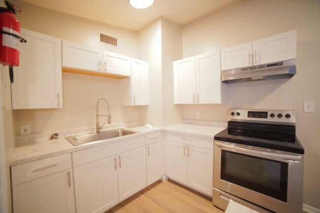 Building Photo - Cozy 3 bedroom 2 bath home