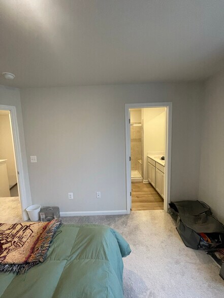 Building Photo - 67 Short Br Dr