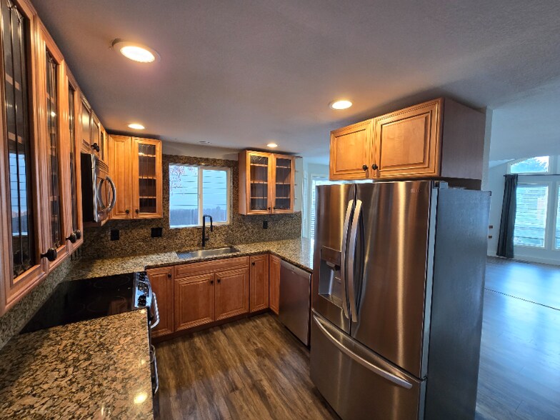 Building Photo - 2516 S Sumac Ln