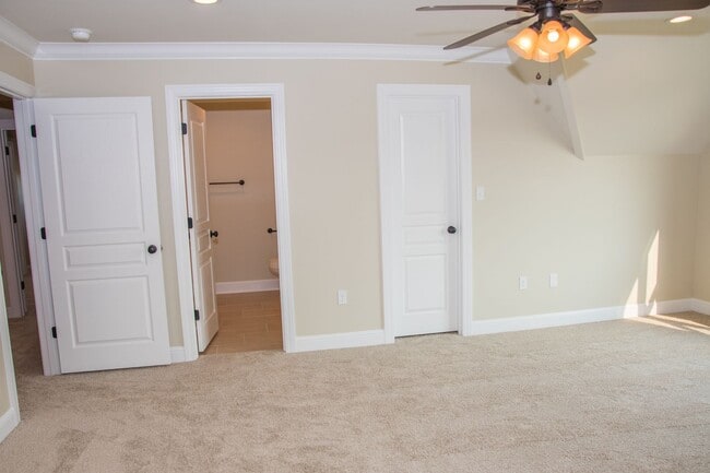 Building Photo - Barrington Park Subdivision