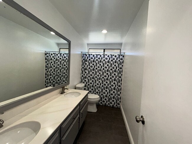 Building Photo - Spacious 4 Bed, 3 Bath for Rent - Westminster