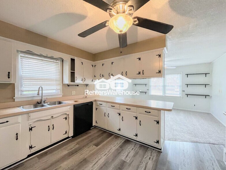 Building Photo - 716 Cardover Ave