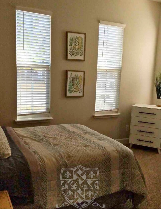 Building Photo - 708 Goswell Dr