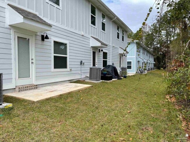 Building Photo - 1650 Iroquois Ct