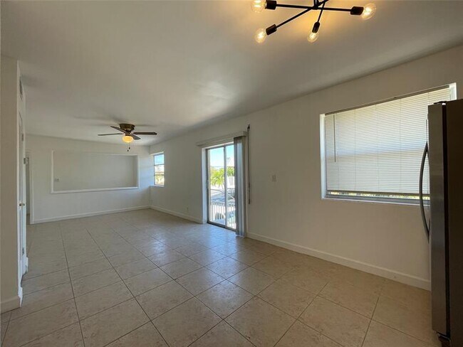 Building Photo - 4071 N Dixie Hwy