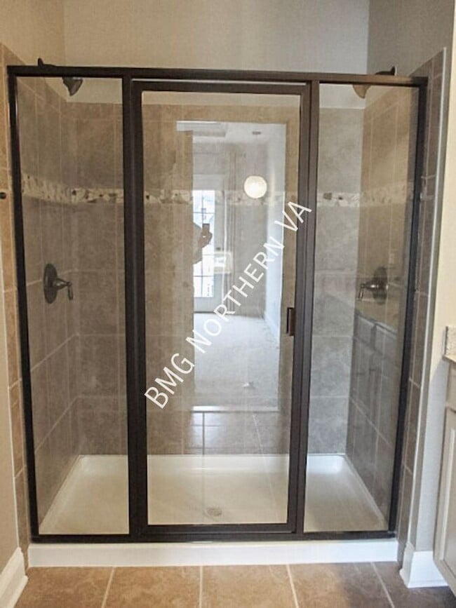 Building Photo - 24688 Hutchinson Farm Dr