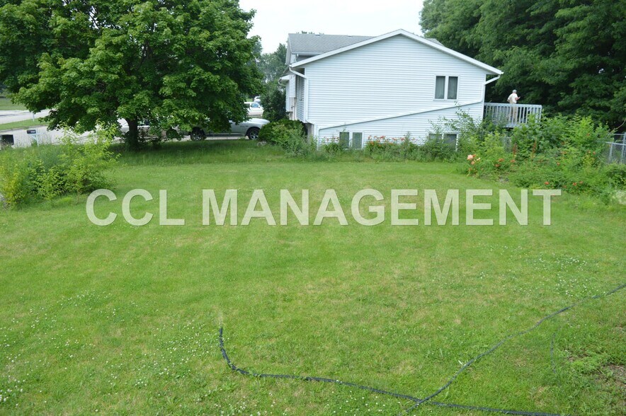 Building Photo - 2704 Norwich St