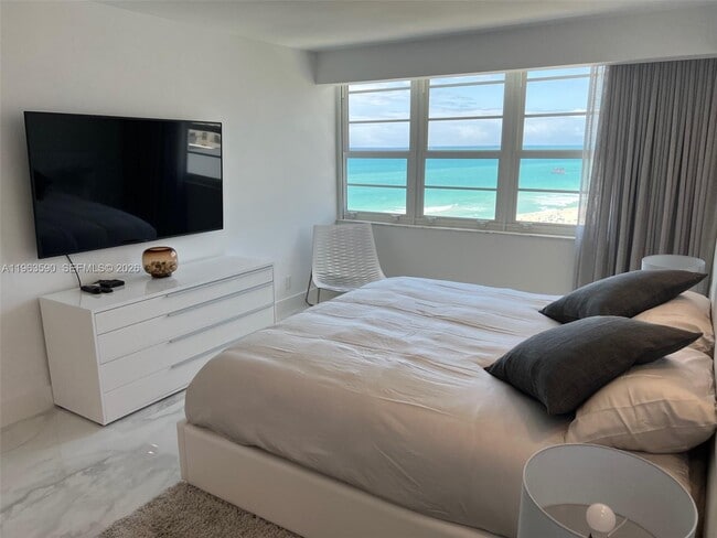 Building Photo - 100 Lincoln Rd