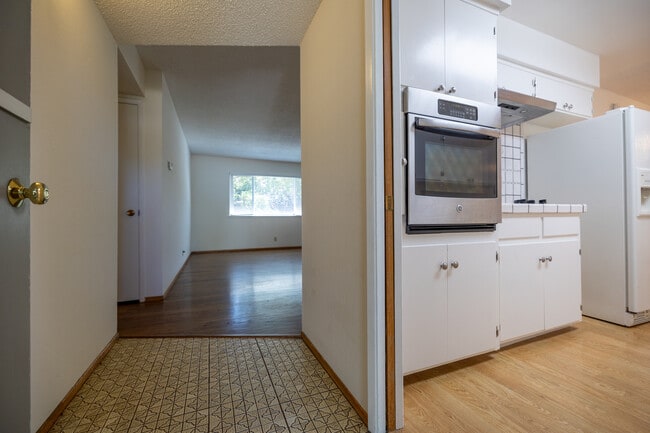 Building Photo - 1416 Petal Way