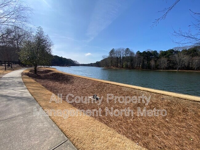 Building Photo - 320 6 Branches Ct