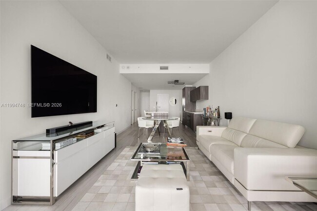 Building Photo - 480 NE 31st St