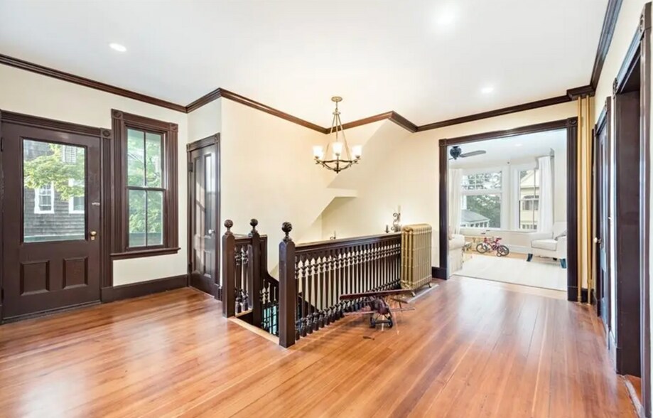 Building Photo - 17 Lincoln St