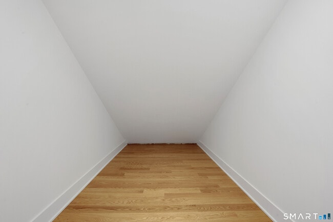 Building Photo - 20 Bouton St