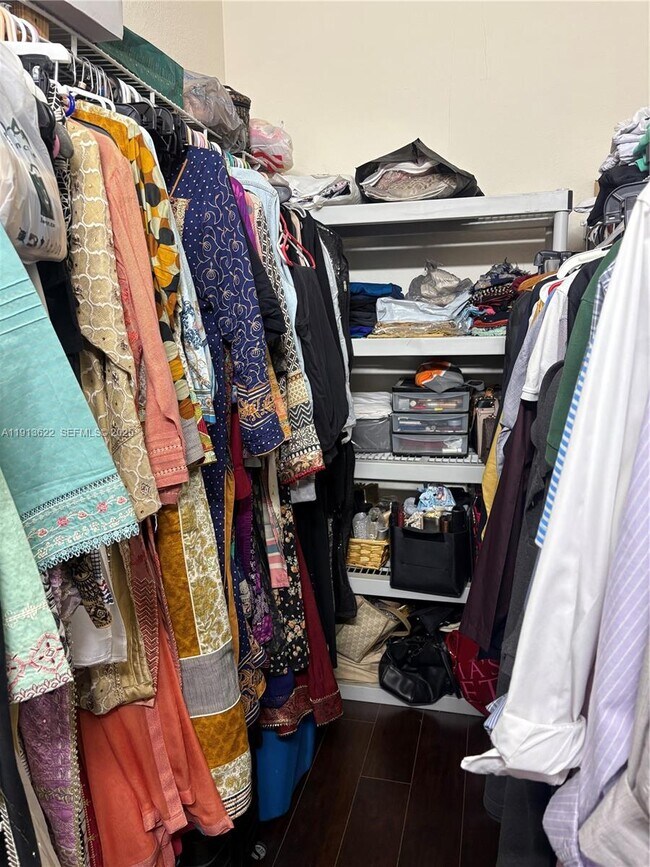 Building Photo - 5807 Hampton Hills Blvd