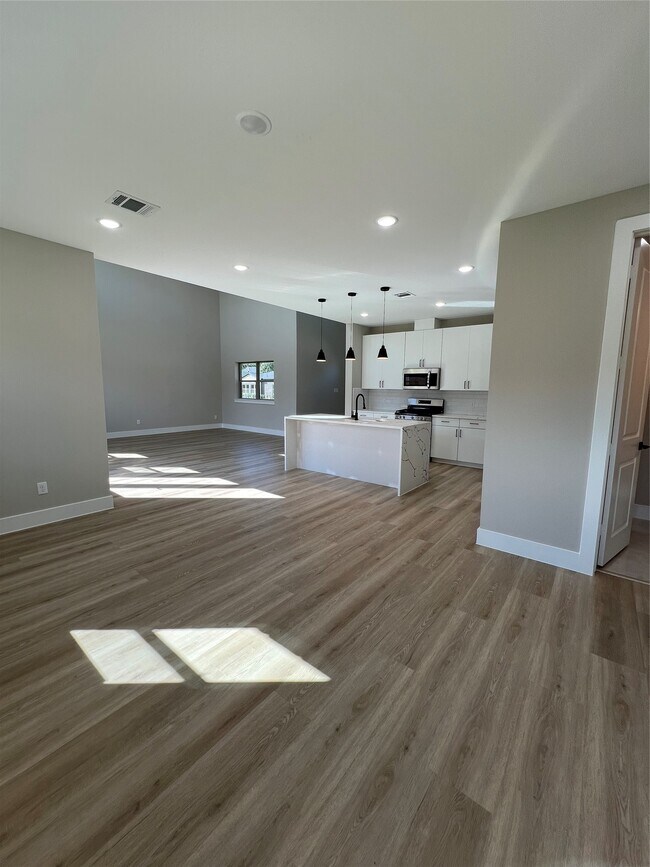 Building Photo - 2603 Piemonte Ave
