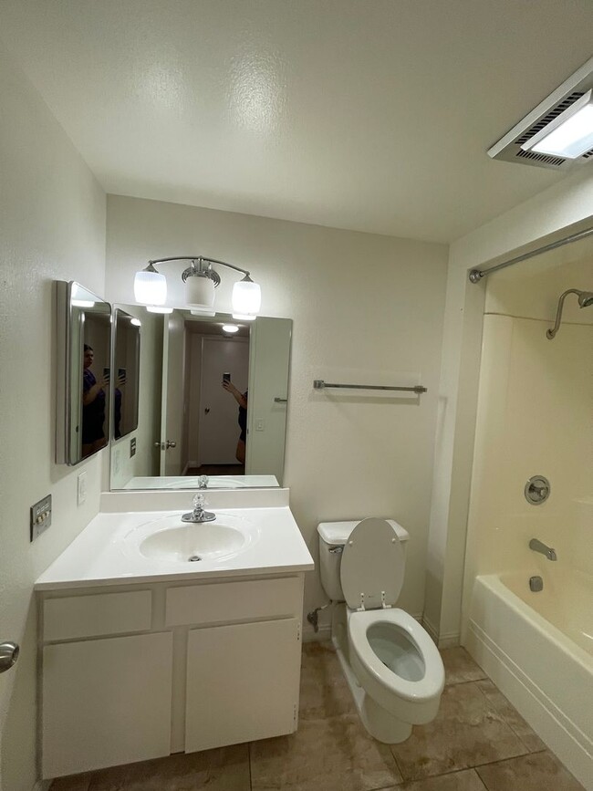 Building Photo - COMING SOON! Beautiful 2 Bedroom, 2 Bath i...