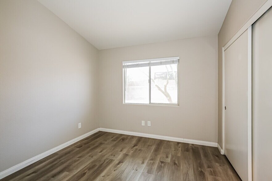 Building Photo - 504 Stonehurst Dr