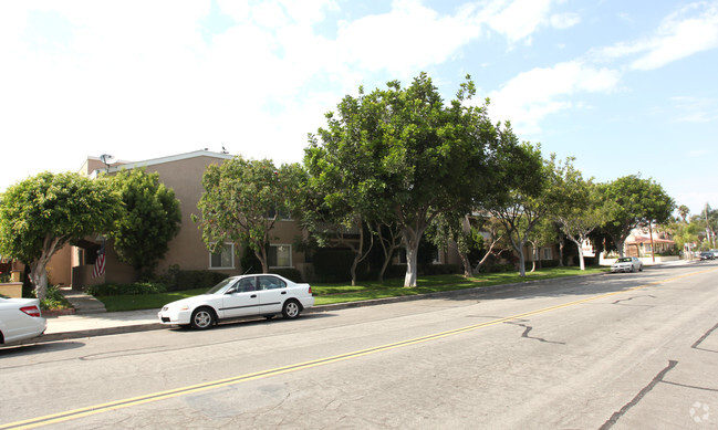 Building Photo - 519 19th St
