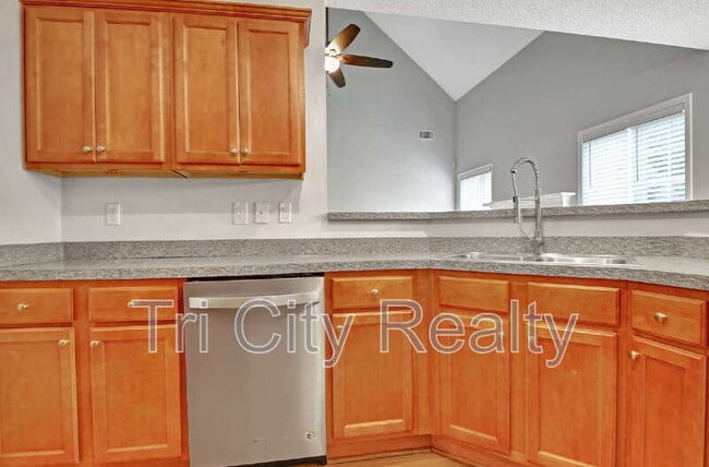 Building Photo - 69 Meadows Creek Ln