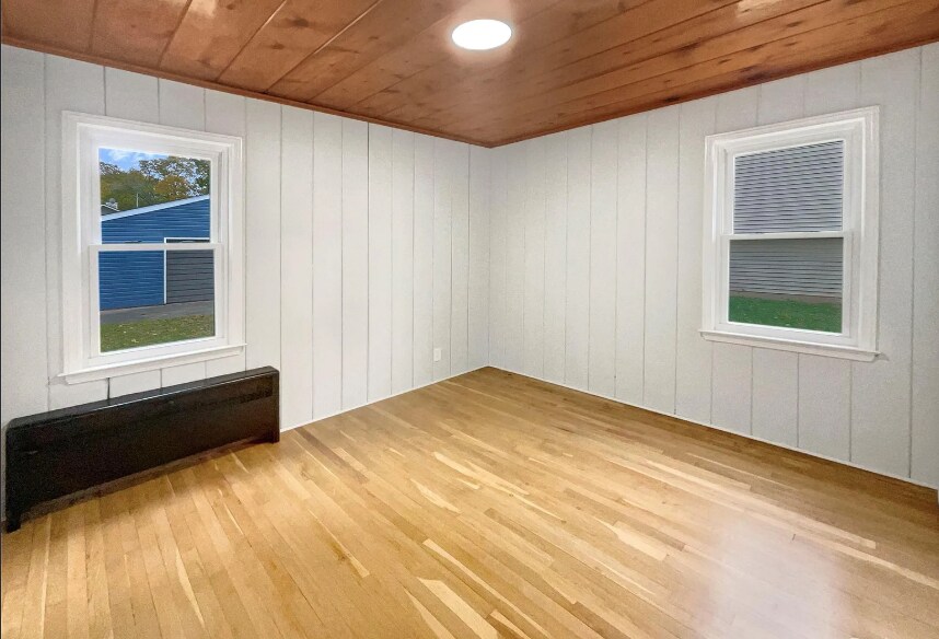 Building Photo - 6441 Crest Dr