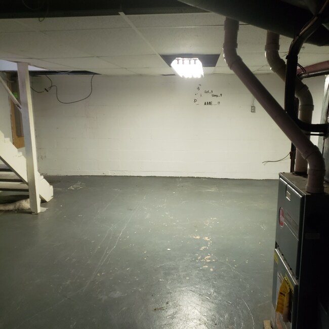 Building Photo - 11 W McNutt St