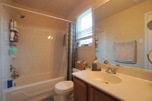 Building Photo - 3001 Bernardino Cove