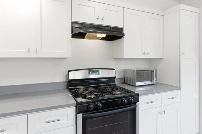 Building Photo - 6108 Cherrylawn Cir
