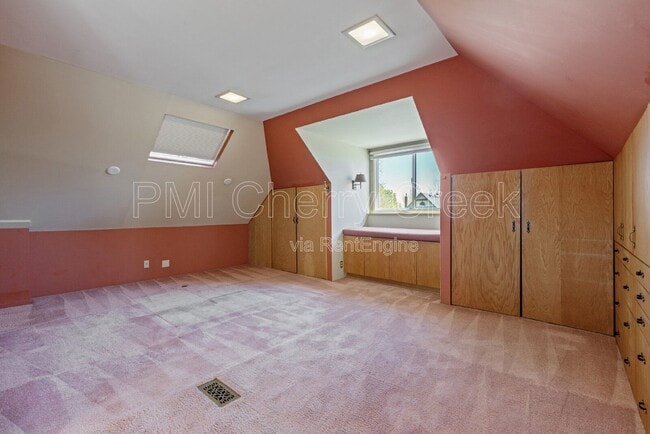 Building Photo - 4047 Wyandot St