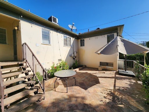 Building Photo - 3326 Floyd Ter Los Angeles, CA 90068
