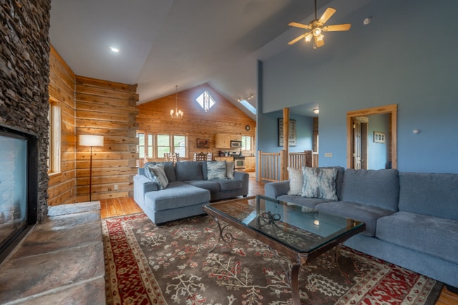 Building Photo - 405 Goat Mountain Dr