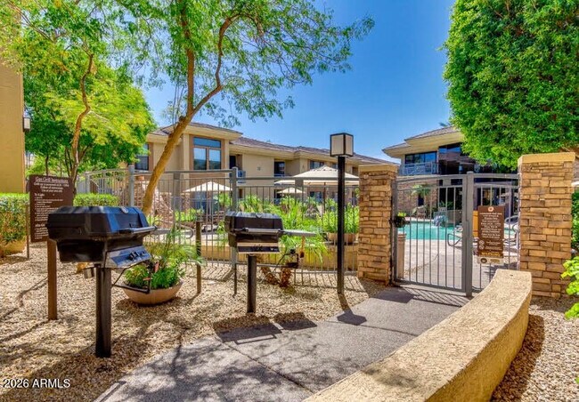 Building Photo - 6900 E Princess Dr