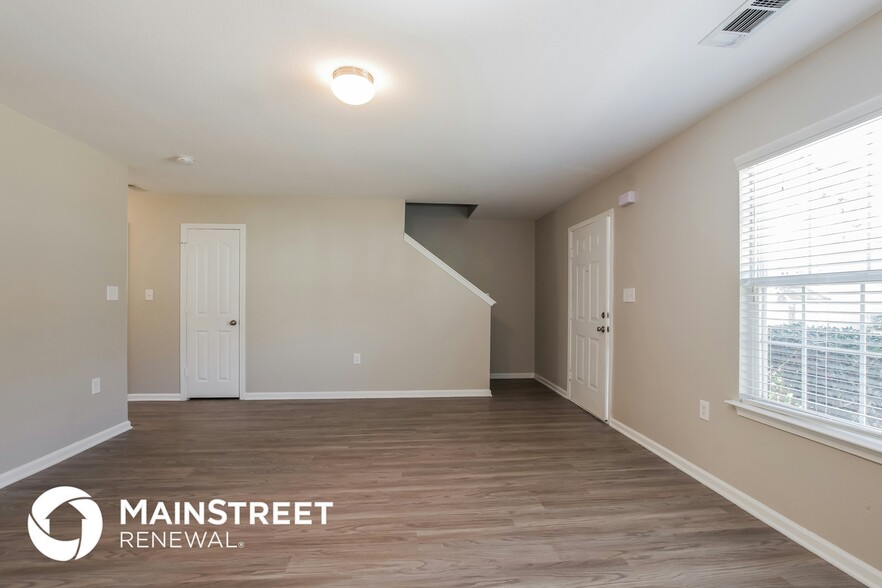 Building Photo - 6216 Summerour Place