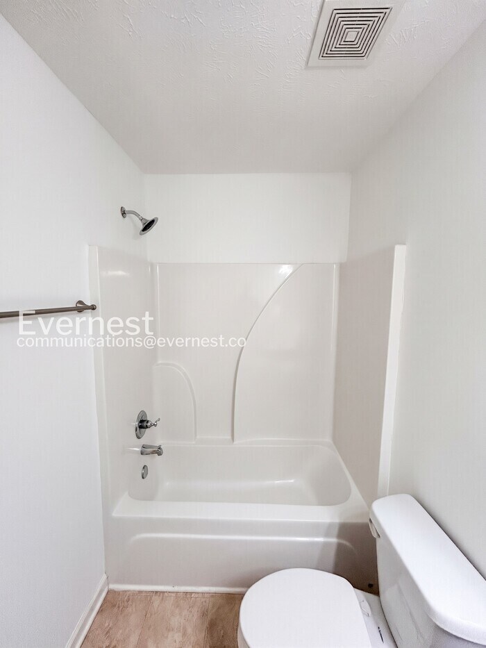 Building Photo - 4014 Rhythm Dr