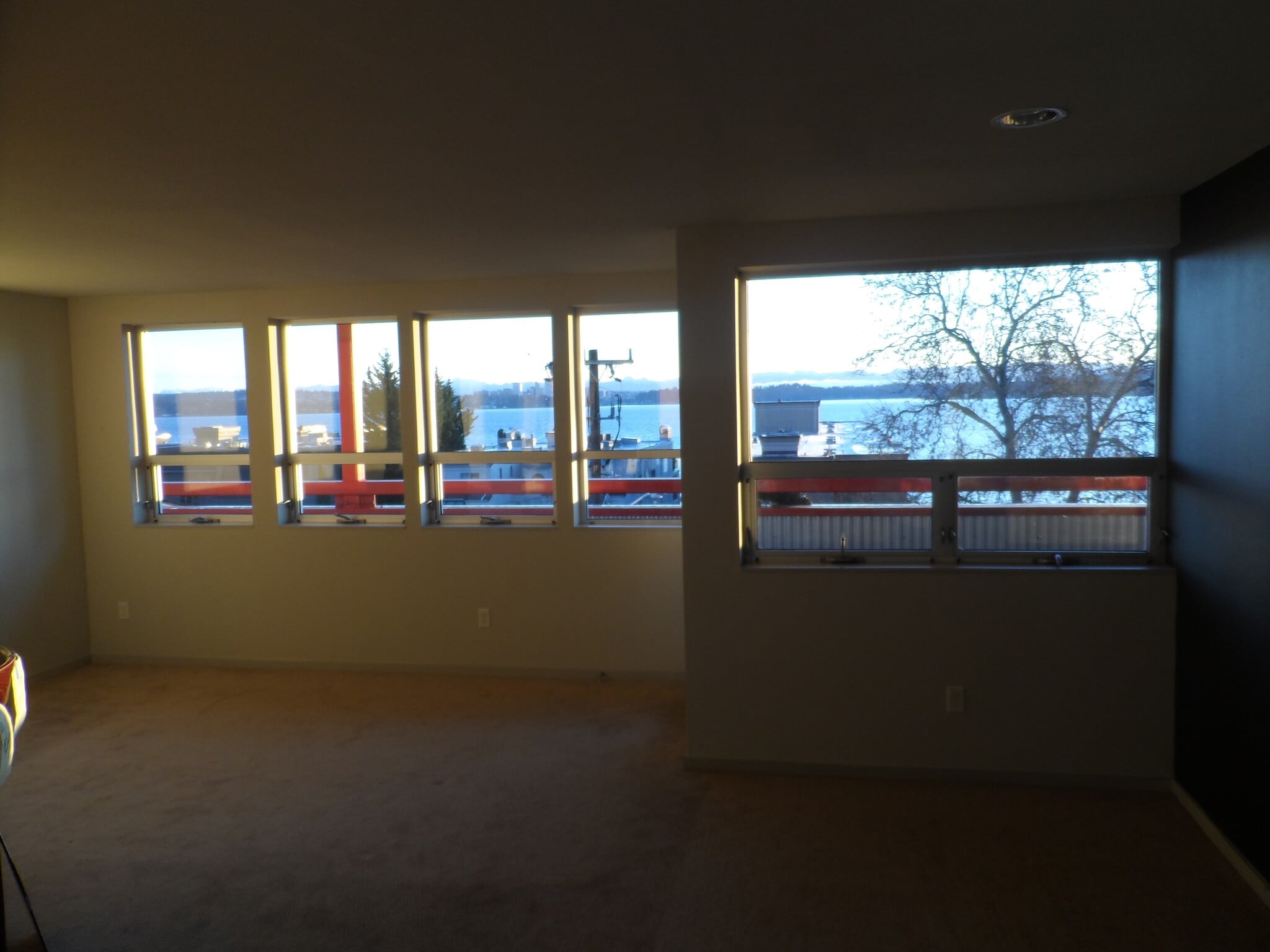 great room interior - 335 Lakeside Ave S